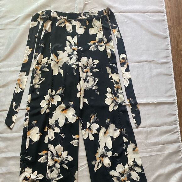 Pants - Black Floral Print Pant Comfortable Lightweight Small